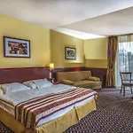 Kapitany Wellness 4*