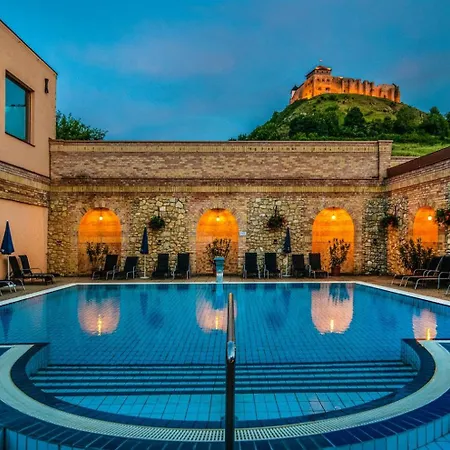 Kapitany Wellness 4*