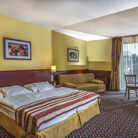Kapitany Wellness 4*