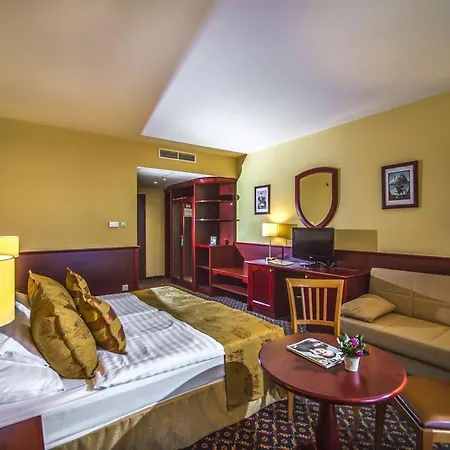 Kapitany Wellness 4*